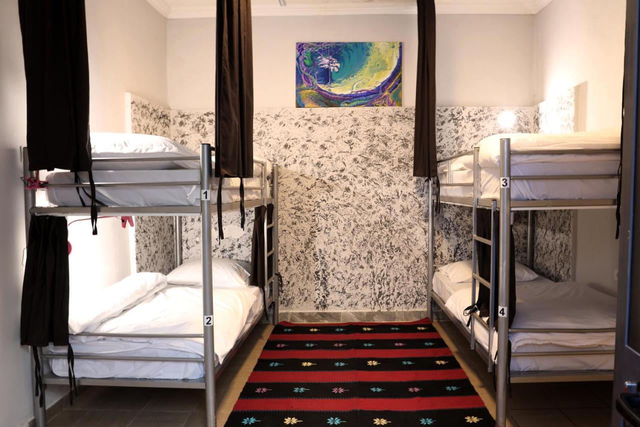 Hoja Hostel Tiranë Eksteriør bilde