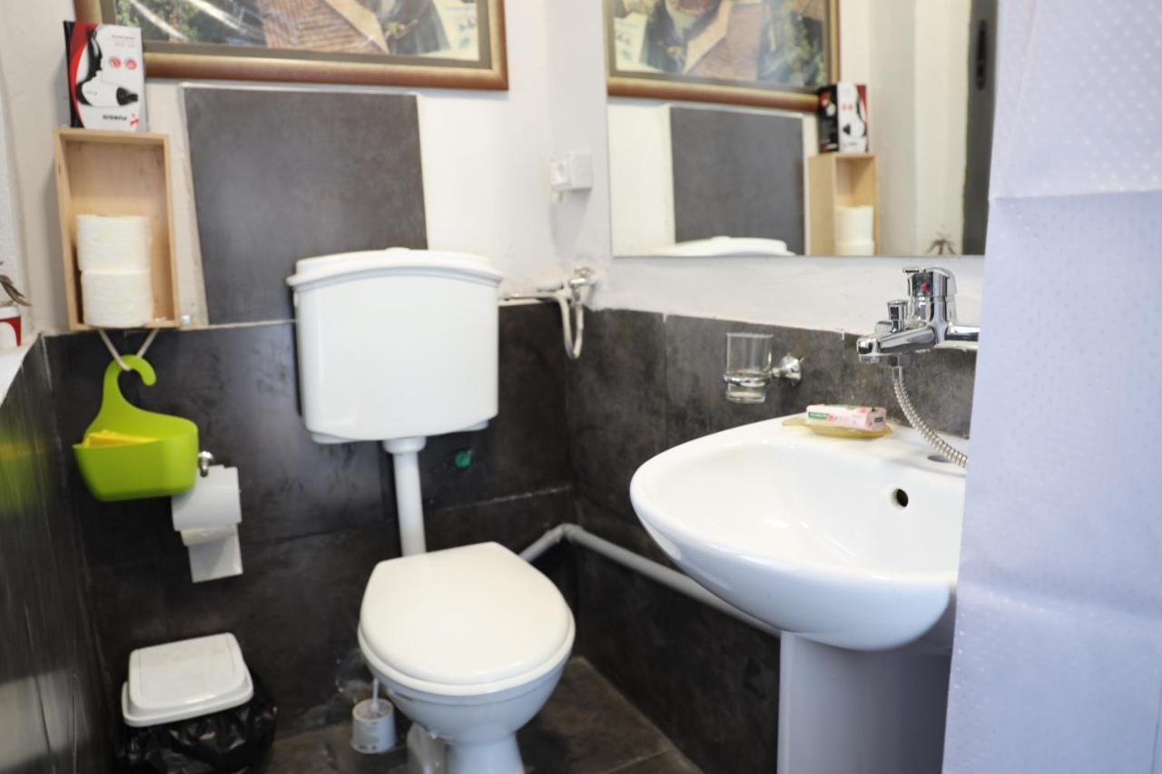 Hoja Hostel Tiranë Eksteriør bilde